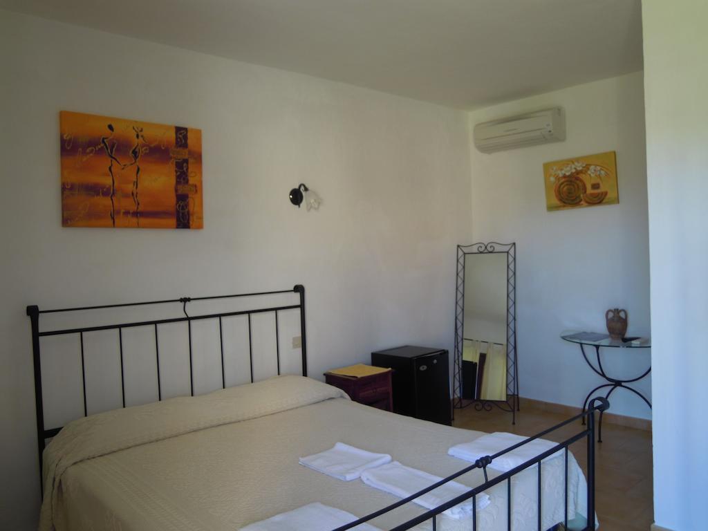Agriturismo Candela Otel Arzachena Oda fotoğraf